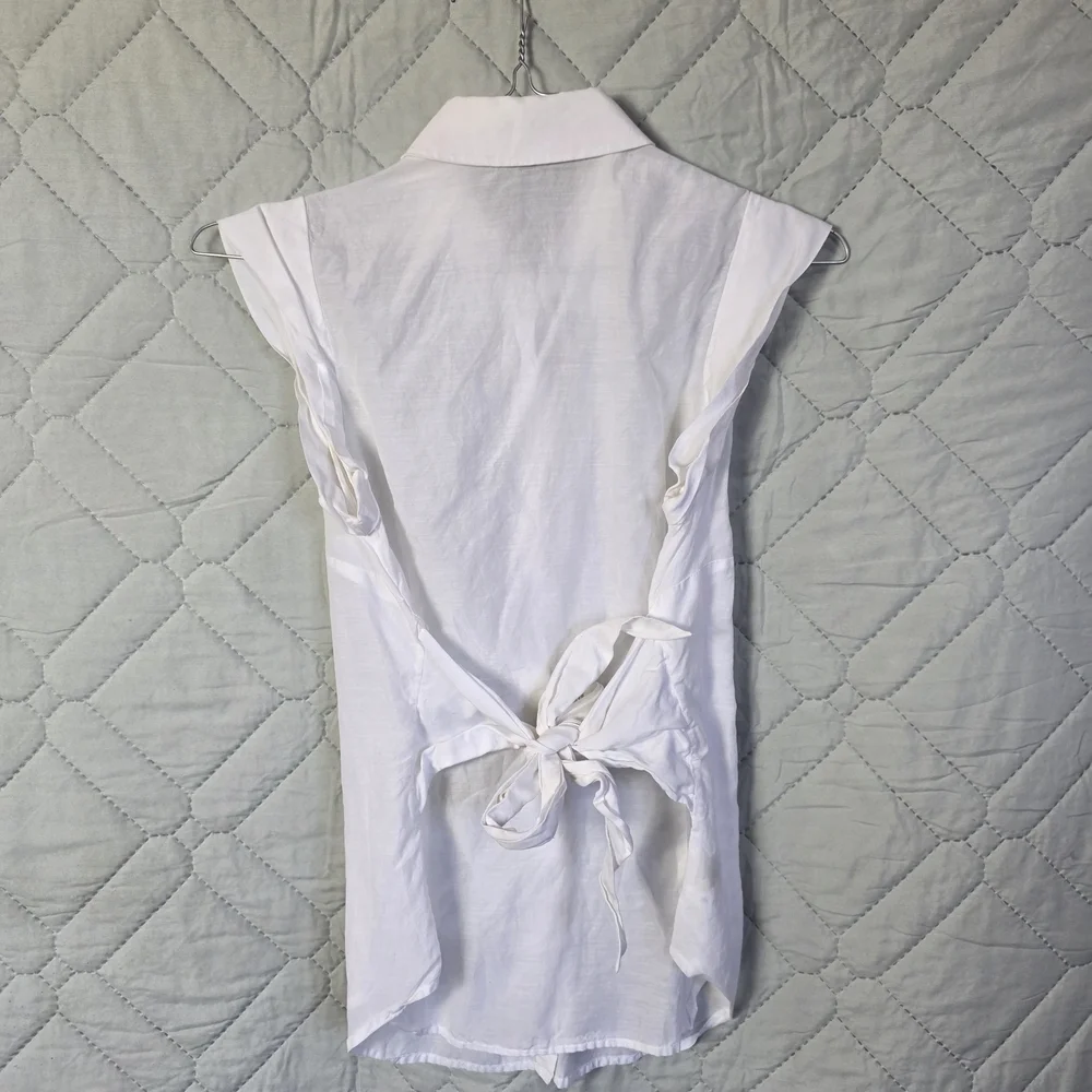 Ann Taylor White Sleeveless Button-Up Blouse Sz 10 - Picture 2 of 11